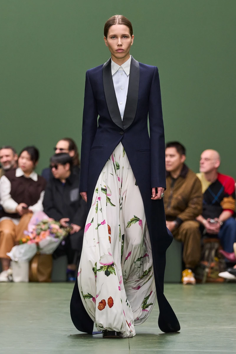 Loewe 2024秋冬系列。