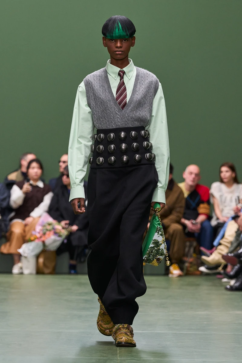 Loewe 2024秋冬系列。