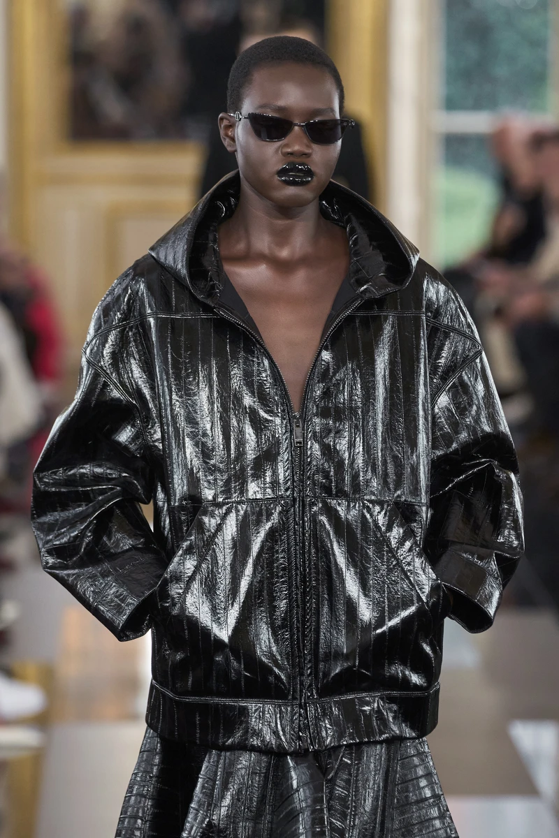 Valentino 2024秋冬系列。