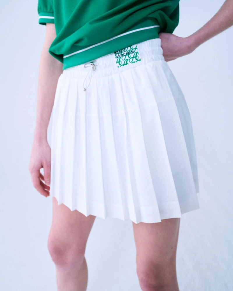 褲頭 LOGO 網布百褶褲裙,NT5,980。 褲頭 LOGO 網布百褶褲裙,NT5,980。