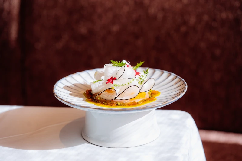 「INKU」系列餐具啟發自日本侘寂的概念。