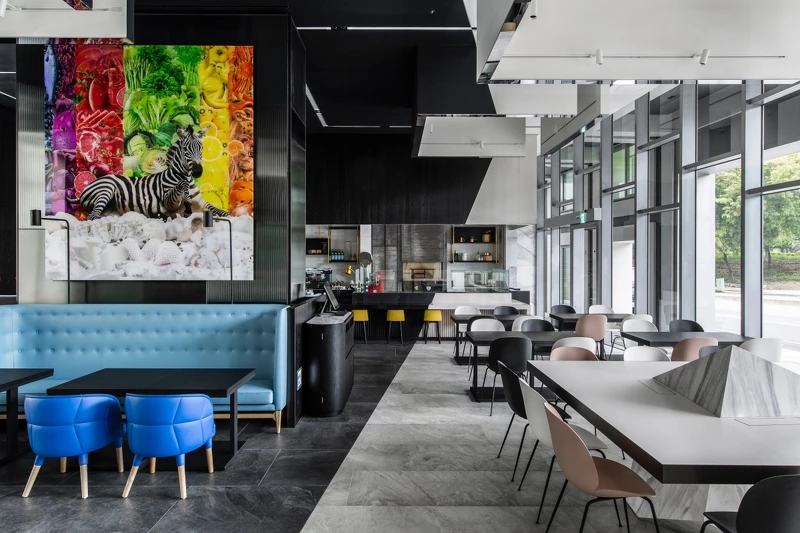 位於飯店一樓的「ZEBRA」餐廳。 位於飯店一樓的「ZEBRA」餐廳。