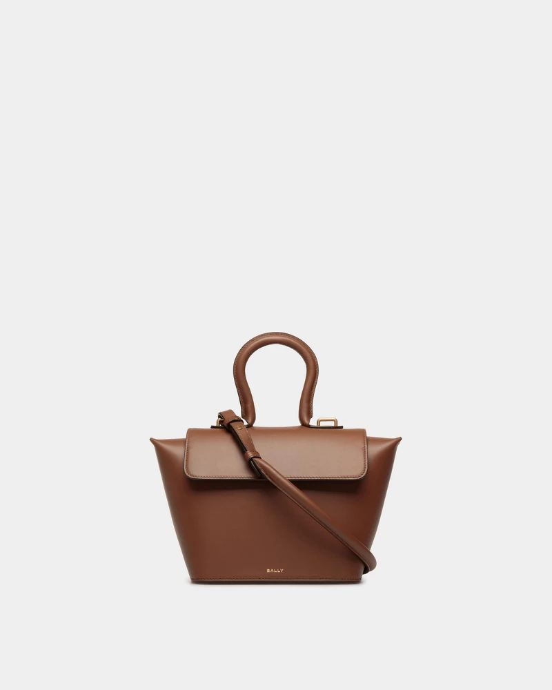 Belle提把包,NT$62,000。
