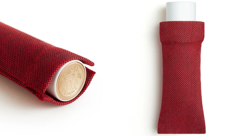 ROUGE HERMÈS 愛馬仕唇妝系列 限量版霧面唇膏#75 Rouge Amazone。 ROUGE HERMÈS 愛馬仕唇妝系列 限量版霧面唇膏#75 Rouge Amazone。