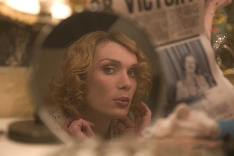 墨菲演活這位美麗而纖細的跨性別者。