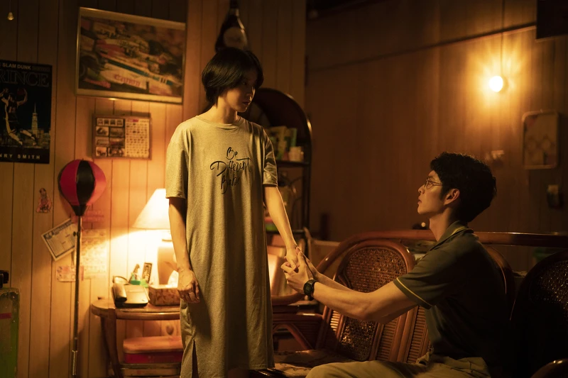 曹佑寧(左)與程予希(右)在劇中爆發口角,曹佑寧事後請求原諒。(圖/華視、LINE TV提供) 曹佑寧(左)與程予希(右)在劇中爆發口角,曹佑寧事後請求原諒。(圖/華視、LINE TV提供)