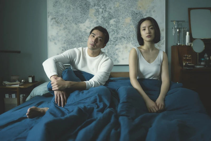 簡慶芬不願輕易辭掉工作，成為專職的家庭主婦。