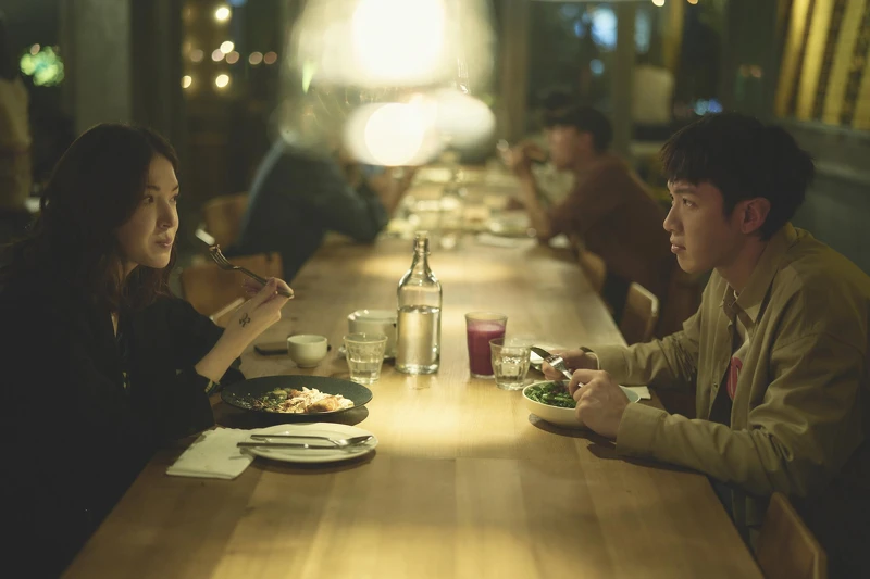 作為Rebacca的知心好友，于向立常陪同吃飯、提供意見。