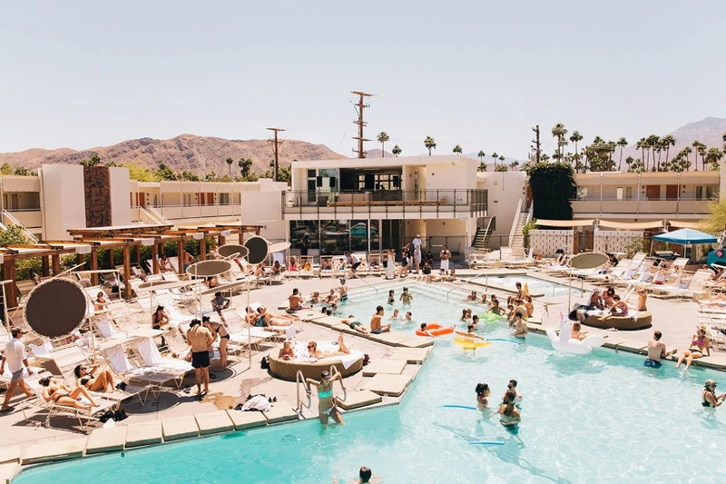 「 Ace Hotel & Swim Club Palm Springs」。 「 Ace Hotel & Swim Club Palm Springs」。
