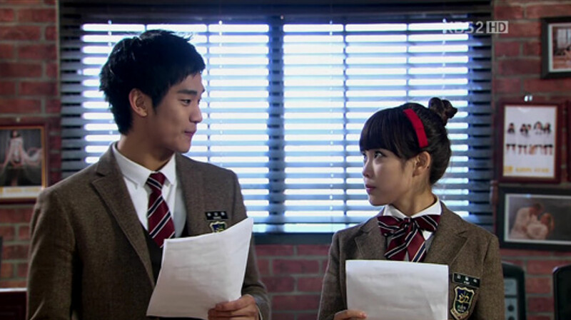 2011年《夢想起飛Dream High》金秀賢與IU