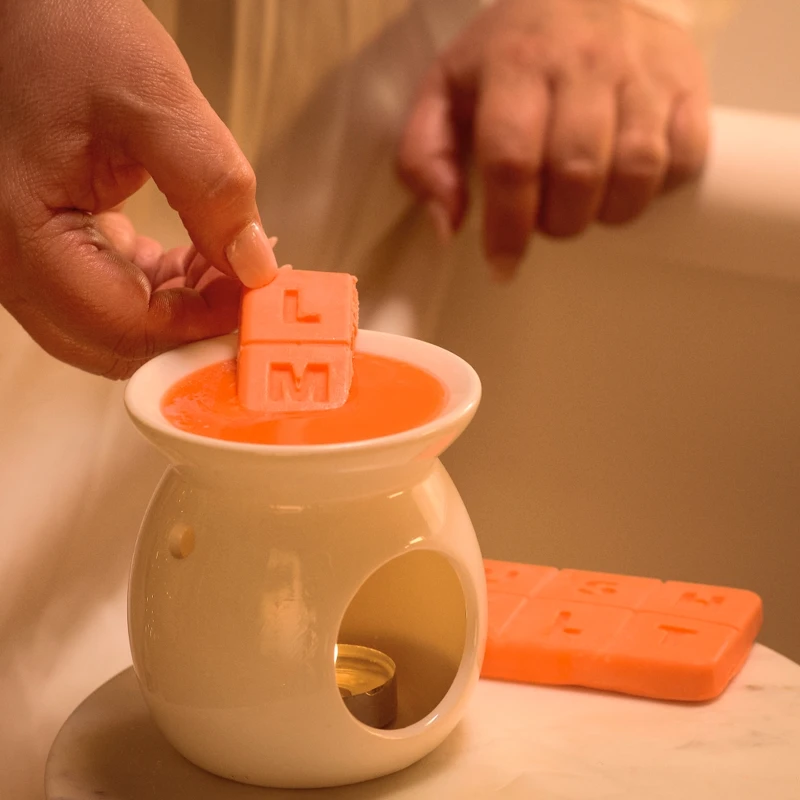 Lush春風桃花擴香浴油,NT420 Lush春風桃花擴香浴油,NT420