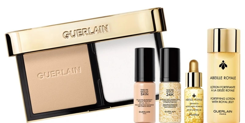 嬌蘭24K純金持妝無瑕輕潤粉餅組,NT3,700 嬌蘭24K純金持妝無瑕輕潤粉餅組,NT3,700