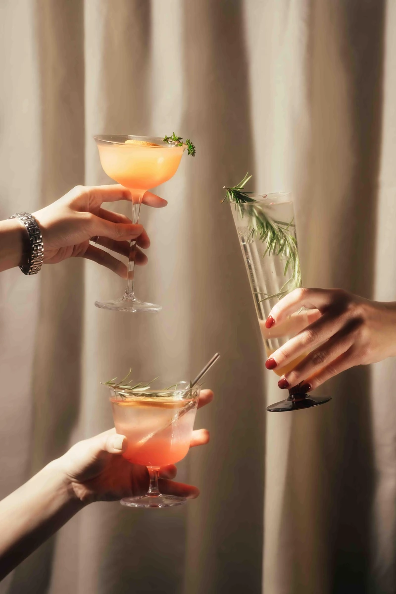 莓酒香橙咖啡花、咖啡花接骨木泡泡、琴酒葡萄柚泡泡。圖片來源:留白計畫 blank plan。 莓酒香橙咖啡花、咖啡花接骨木泡泡、琴酒葡萄柚泡泡。圖片來源:留白計畫 blank plan。