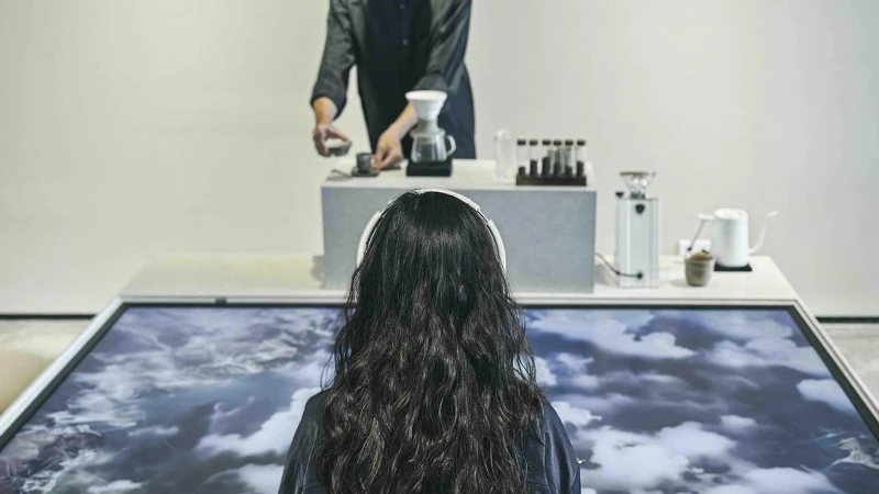 結合多元與跨領域專家、職人、藝術家,以創作形式探索體驗,於板前架設舞台,成為一兼具知識與藝術理解的演繹互動。圖片來源:留白計畫 blank plan。 結合多元與跨領域專家、職人、藝術家,以創作形式探索體驗,於板前架設舞台,成為一兼具知識與藝術理解的演繹互動。圖片來源:留白計畫 blank plan。