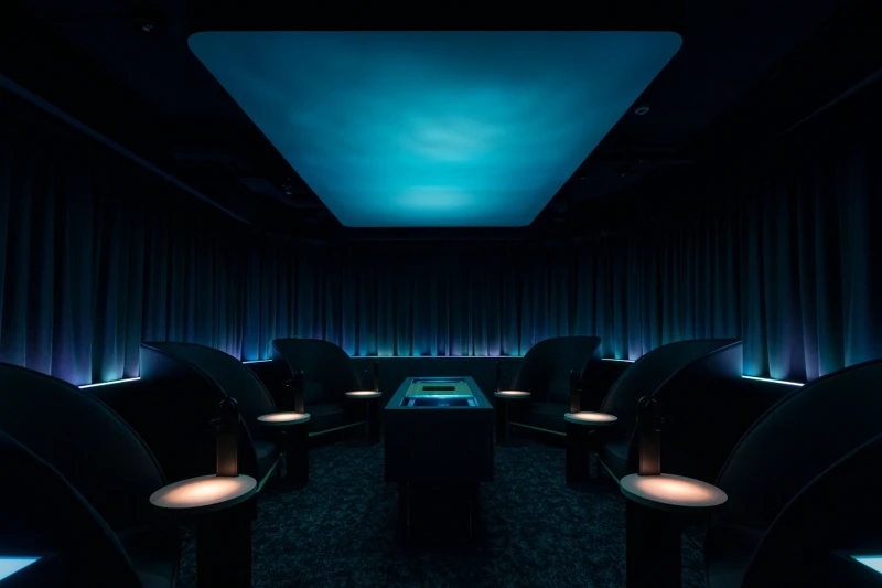 COCOCHI東京表參道旗艦店以「水庭」為核心，打造3F COCOCHI LOUNGE冥想空間。