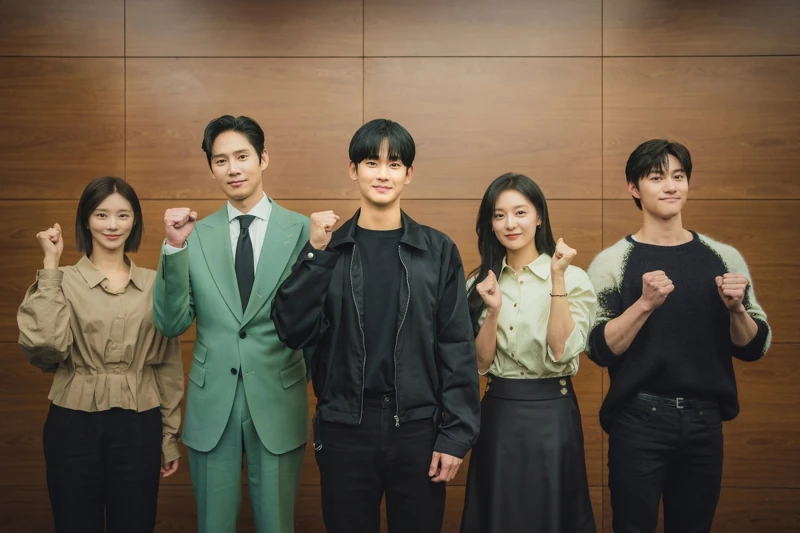 演員陣容強大。 演員陣容強大。