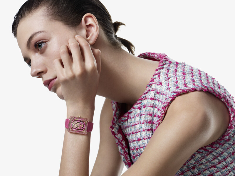 Boy·Friend X-Ray 粉紅鏤空腕錶_穿戴圖 Boy·Friend X-Ray 粉紅鏤空腕錶_穿戴圖