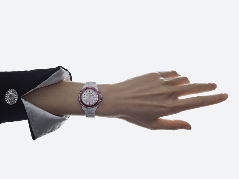 J12 粉紅腕錶_穿戴圖 J12 粉紅腕錶_穿戴圖