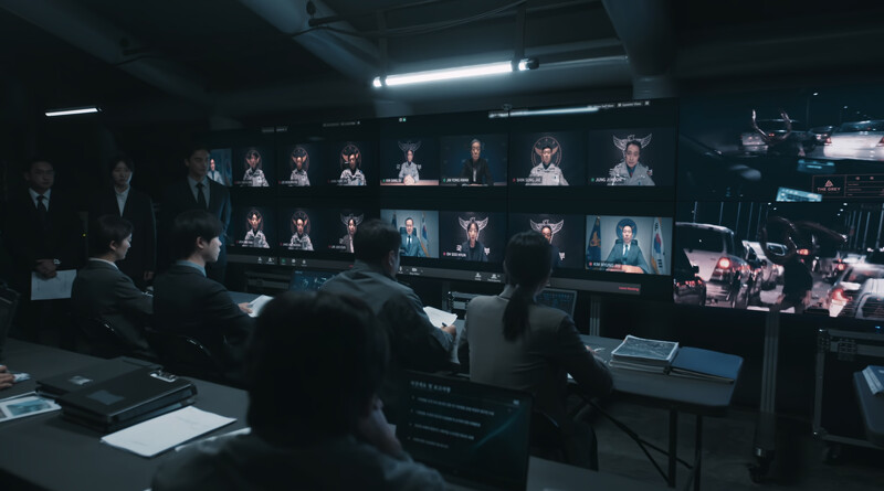 會議上,郡長施壓要求所有寄生生物必須在風物節舉辦前消滅。 會議上,郡長施壓要求所有寄生生物必須在風物節舉辦前消滅。