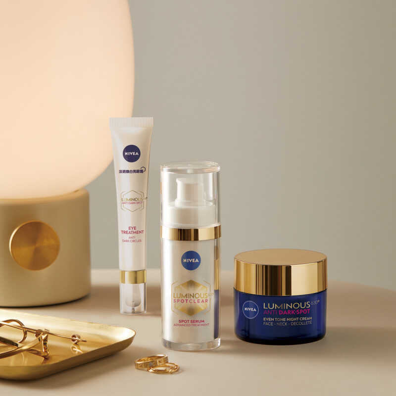 妮維雅LUMINOUS630淡斑煥白亮眼霜、LUMINOUS630淡斑煥白精華、LUMINOUS630淡斑煥白修護霜情境圖。