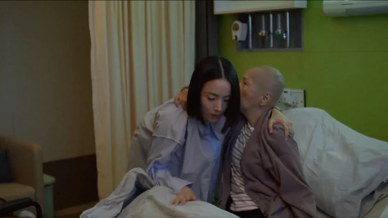 簡慶芬為了照顧何媽媽而辭去工作。