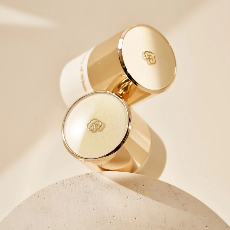 Whoo后皇后之吻純金修護唇萃情境圖。