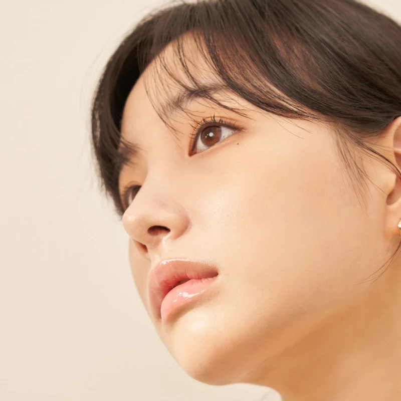 Whoo后皇后之吻純金修護唇萃使用效果示意。