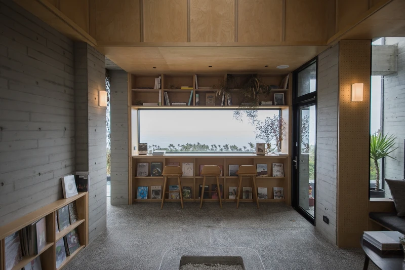 二樓則設置了閱讀室，並邀請台北知名的「boven 雜誌圖書館」選書。