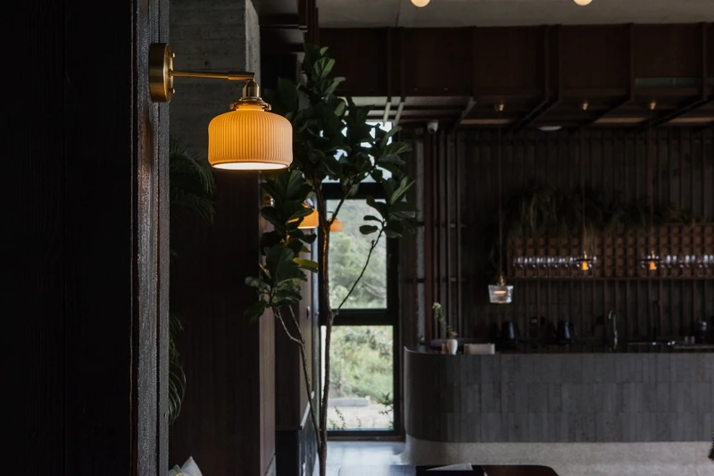 空間有許多能欣賞戶外景色的小角落。