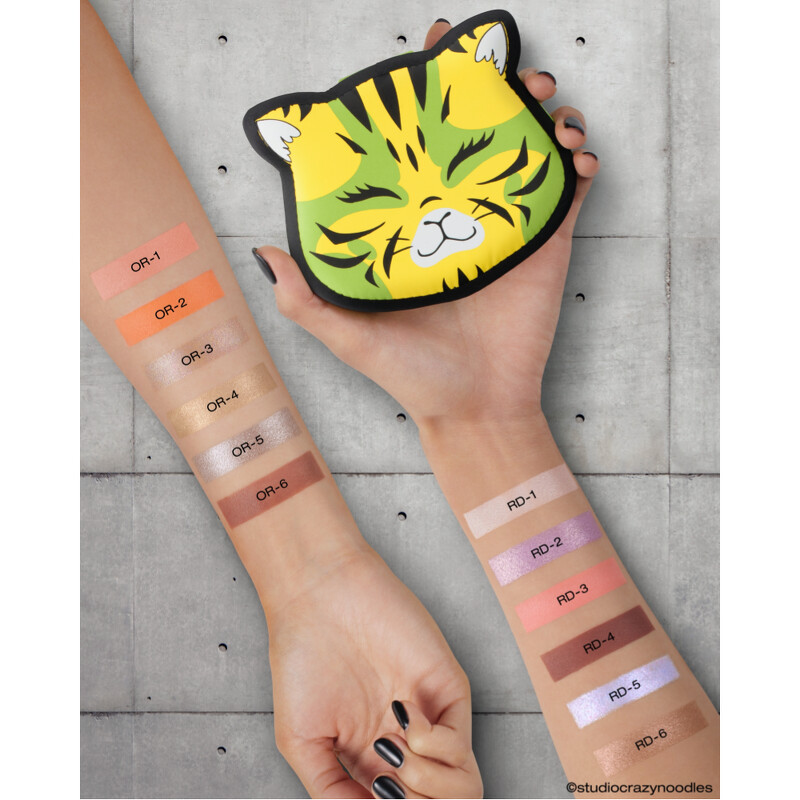 shu uemura x Hiro Ando潮虎東京限量系列六色眼影盤手部試色。 shu uemura x Hiro Ando潮虎東京限量系列六色眼影盤手部試色。