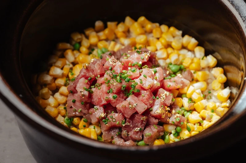 「釜飯」以山形縣輝映米為基底。