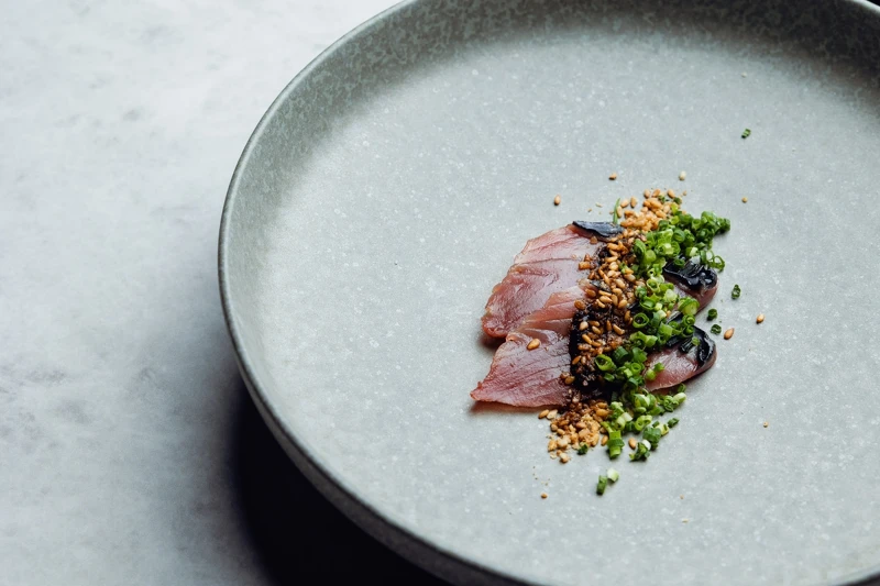 每季以「山」「川」的味覺組曲為概念創作菜色。 每季以「山」「川」的味覺組曲為概念創作菜色。