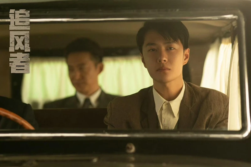 導演姚曉峰大讚王一博從不遲到早退,配合度超高。 導演姚曉峰大讚王一博從不遲到早退,配合度超高。