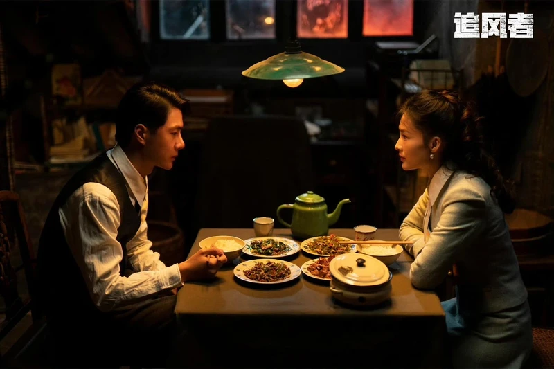 王一博拿全劇最高片酬(左),李沁第三高(右)。 王一博拿全劇最高片酬(左),李沁第三高(右)。