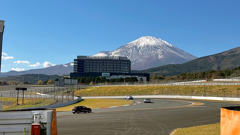 「富士國際賽車場 Fuji International Speedway」為世界知名的賽車運動舞台。 「富士國際賽車場 Fuji International Speedway」為世界知名的賽車運動舞台。
