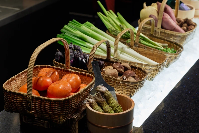 吧台將陳列每日精選食材。 吧台將陳列每日精選食材。