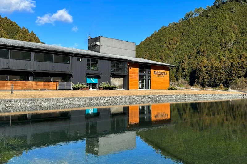 「Gaiaflow Shizuoka Distillery」則位於靜岡保護山區內。 「Gaiaflow Shizuoka Distillery」則位於靜岡保護山區內。