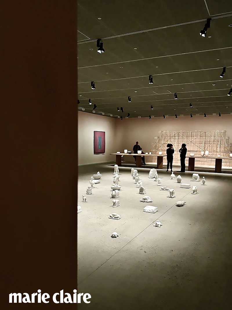 巴黎 Cartier 當代藝術基金會目前展出印度孟買建築師 Bijoy Jain 的展覽《一個建築師的呼吸》。 巴黎 Cartier 當代藝術基金會目前展出印度孟買建築師 Bijoy Jain 的展覽《一個建築師的呼吸》。