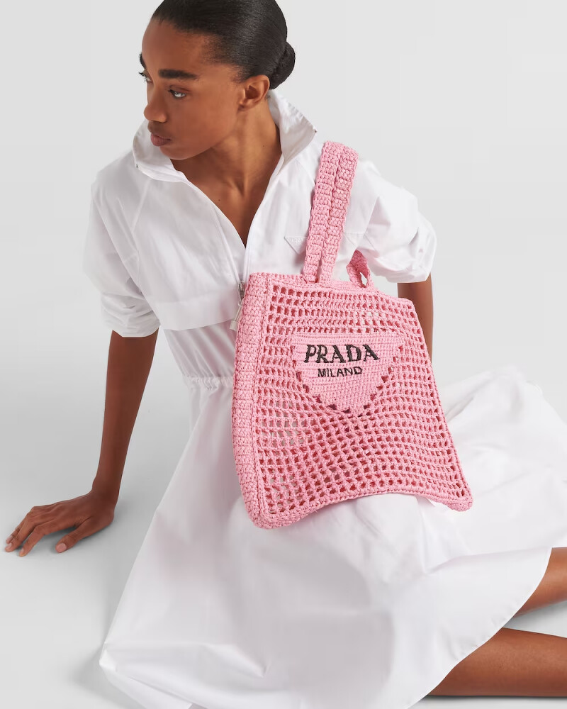 Prada 拉菲草手提包 NT.69,000 Prada 拉菲草手提包 NT.69,000