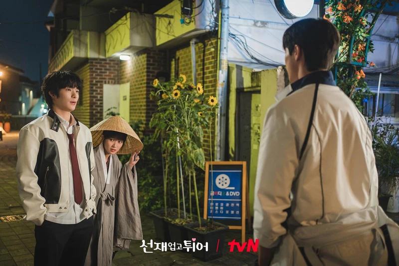 善宰(右)看太成(左)在任率(中)身邊有點不是滋味 善宰(右)看太成(左)在任率(中)身邊有點不是滋味