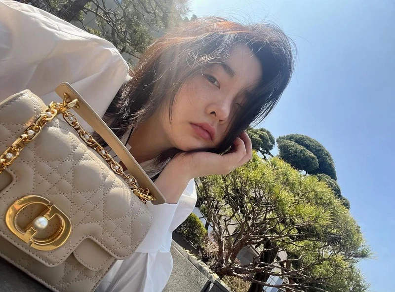 金敏荷。 金敏荷。