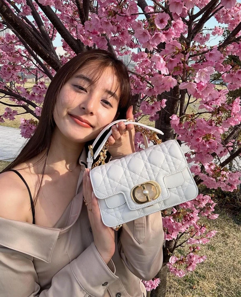 新木優子。 新木優子。