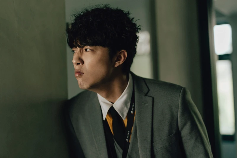 蔡凡熙在《幸福房屋事件簿》飾演「能夠通靈、聞得到鬼」的呆萌少年。 蔡凡熙在《幸福房屋事件簿》飾演「能夠通靈、聞得到鬼」的呆萌少年。