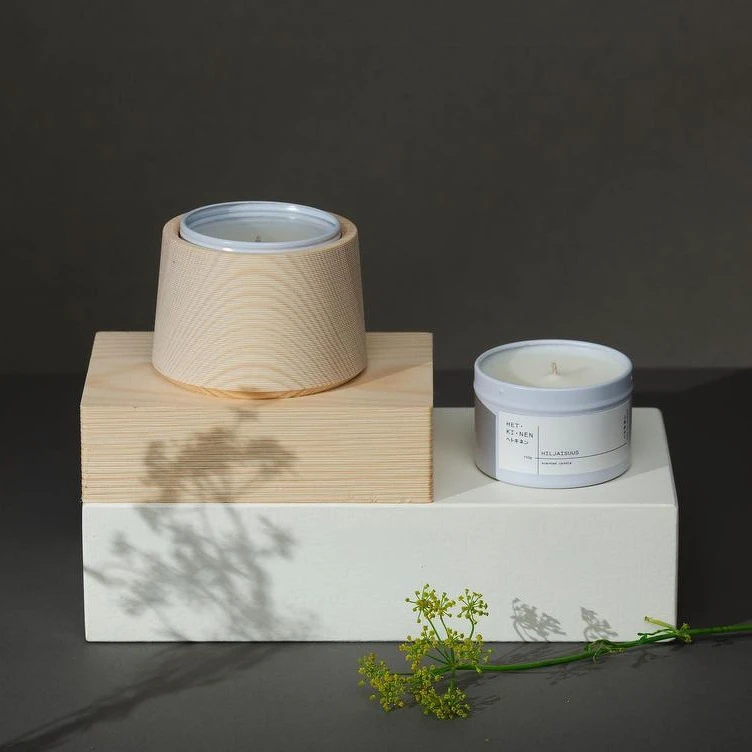 HETKINEN 鋁盒香氛蠟燭+松木燭杯組系列,NT2,980 HETKINEN 鋁盒香氛蠟燭+松木燭杯組系列,NT2,980