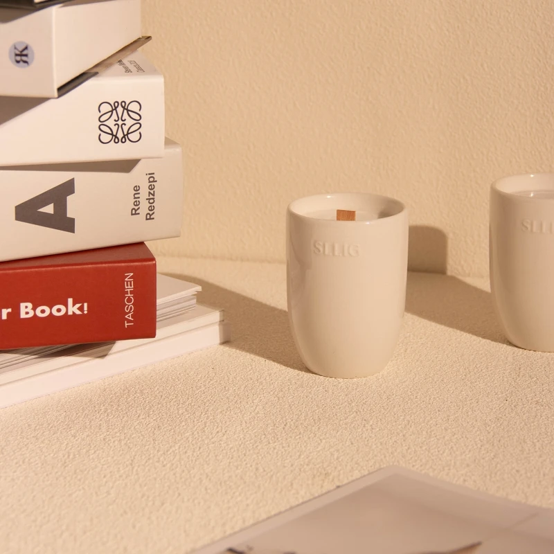 SLLIG居家職人陶瓷香氛大豆蠟燭(共5款)140g,NT1,980 SLLIG居家職人陶瓷香氛大豆蠟燭(共5款)140g,NT1,980