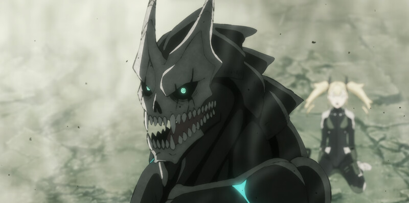 卡夫卡以怪獸之姿救下四之宮。 卡夫卡以怪獸之姿救下四之宮。