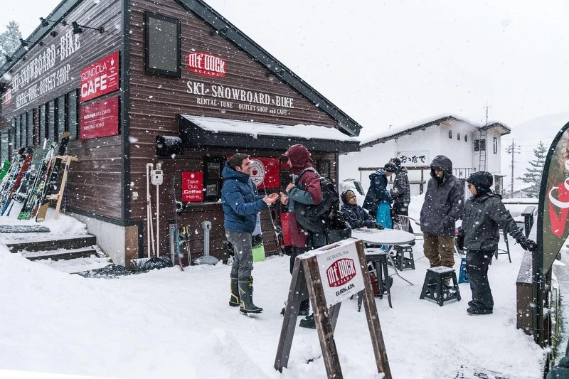 以專車接受，可免去滑雪設備移動帶來的不便。