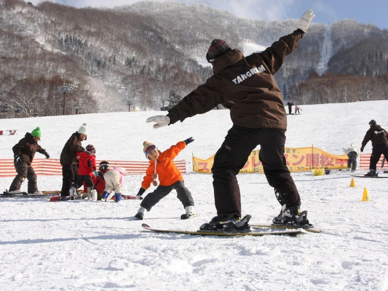 除了附設了兒童樂園、托兒所，也有兒童滑雪專區。