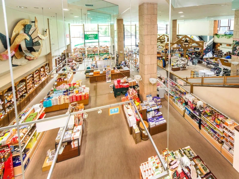 附設商店應有盡有。