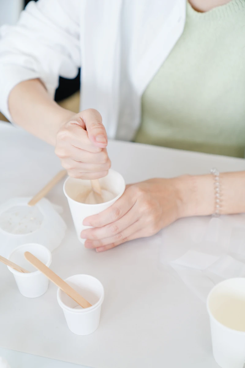 將材料混合均勻